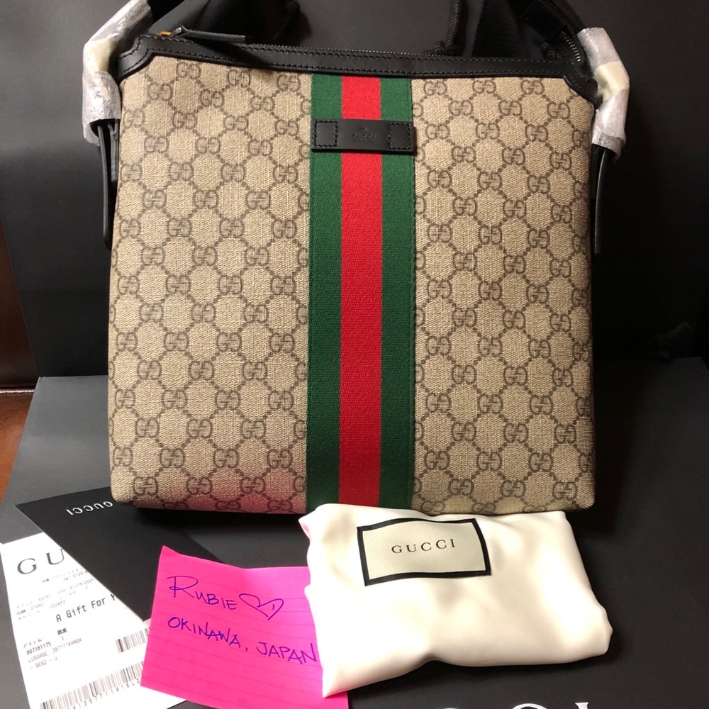 GG Messenger Bag  Iconic red and green stripes! SOLD in another platform!! 🔥